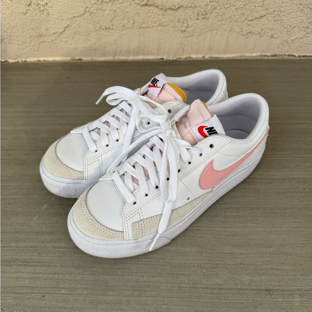 Nike Blazer Low Platform Womens
Casual sneaker Shoes White Pink Size 6 - Picture 3 of 6